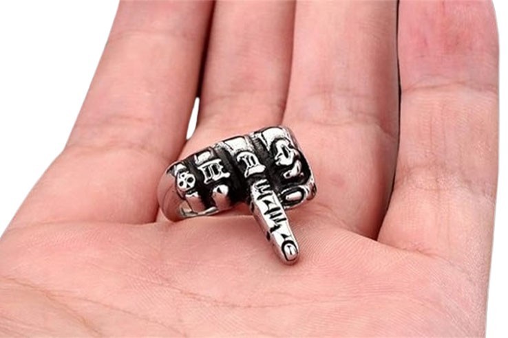 Bague homme doigt d'honneur noir d'argent