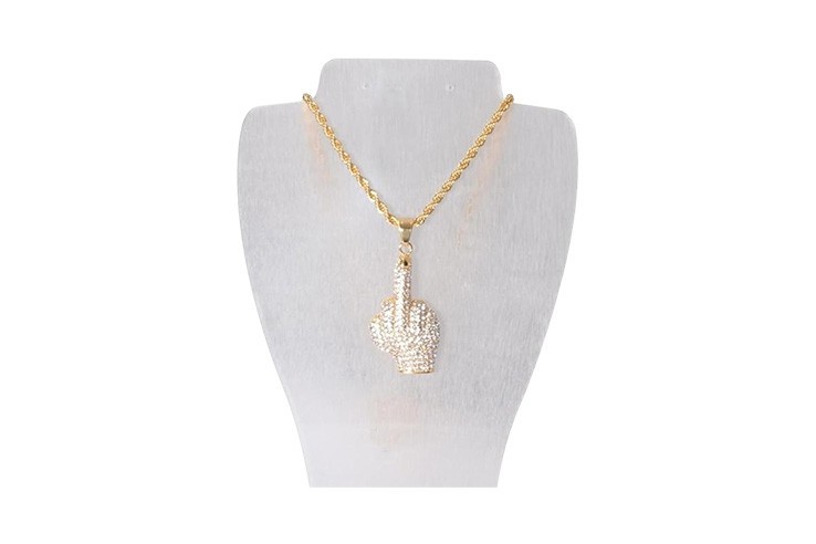 Collier homme avec pendentif doigt d'honneur couleur or