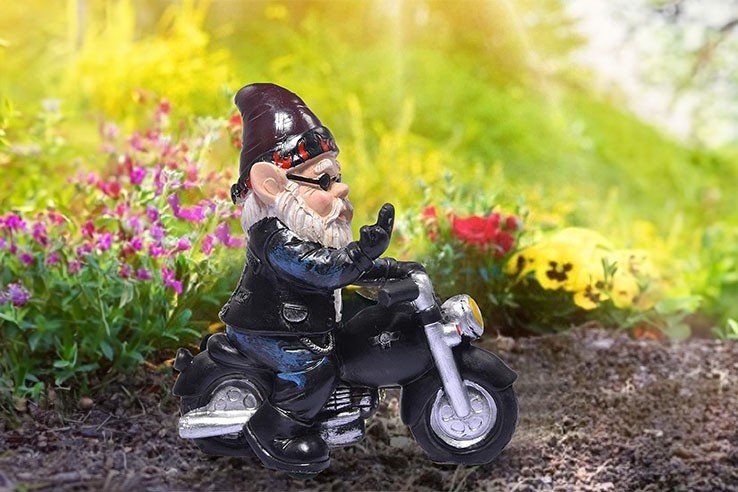 Nain de jardin extérieur motard fuck en moto