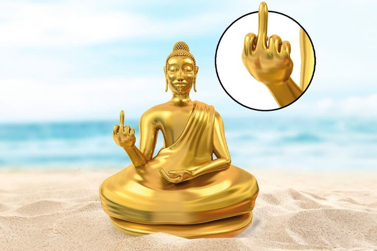 Statue dorée de Bouddha drôle avec doigt d'honneur