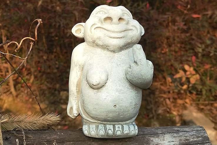 Statue de décoration gargouille doigt d'honneur blanc