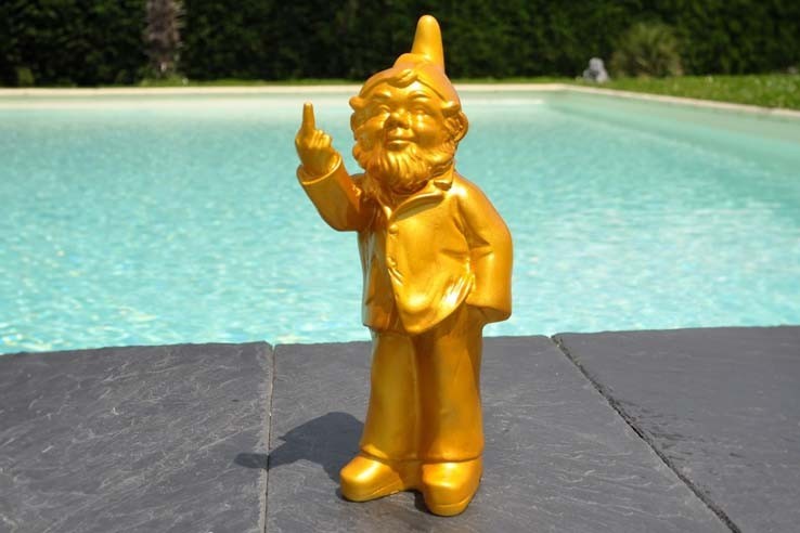 Nain de jardin couleur or doigt d'honneur debout 30cm