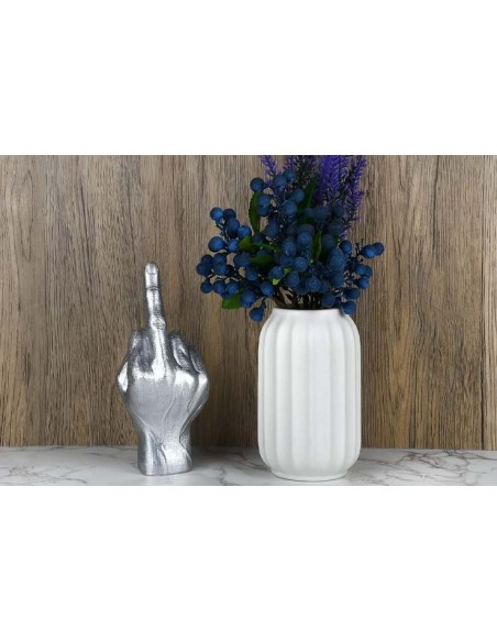 Statue doigt d'honneur en résine argenté