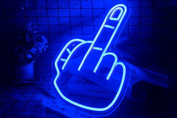 Néon mural doigt d'honneur bleu