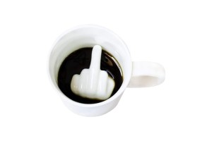 Mug doigt d'honneur drôle blanc ➡️ l'accessoire matinal pour les audacieux 2