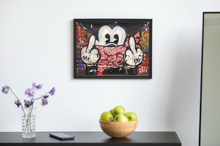 Tableau impression Mickey avec bandana et doigt d'honneur style graffiti 30,5x40,6cm